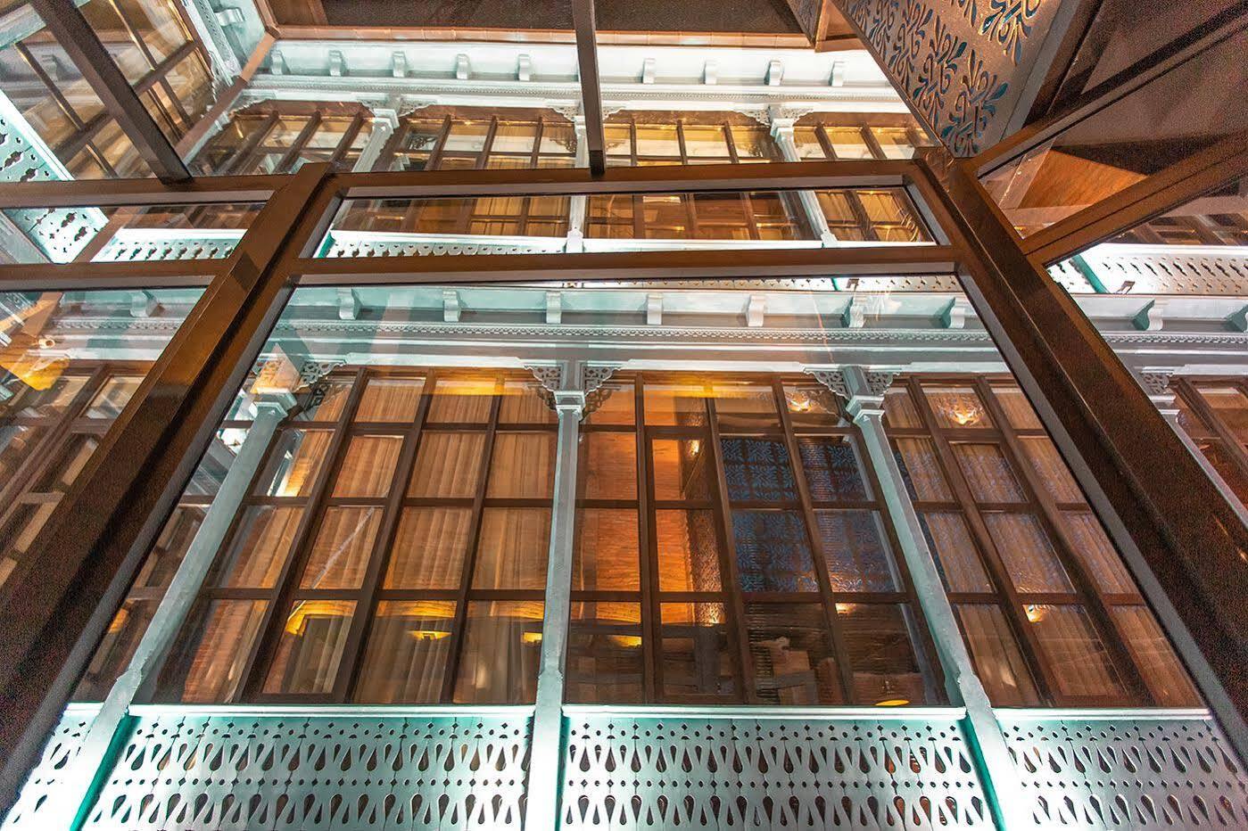 Royal Inn Tbilisi Exteriör bild
